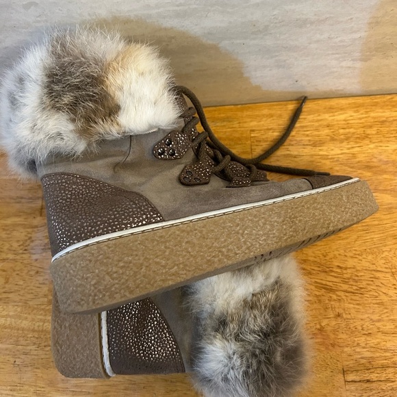 Women's Manas Marta Leather Wedge Boots with Rabbit Fur Trim - Picture 12 of 13